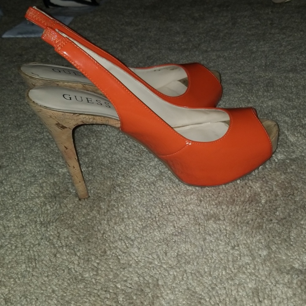 Guess - Picture 5 of 5